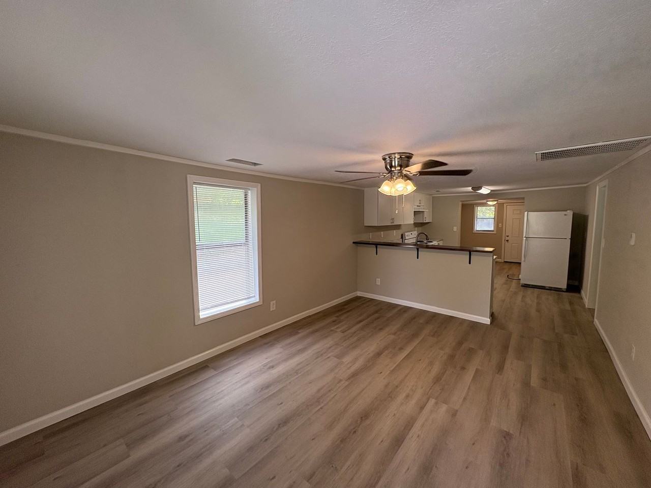 237 11th St - Photo 3 of 16