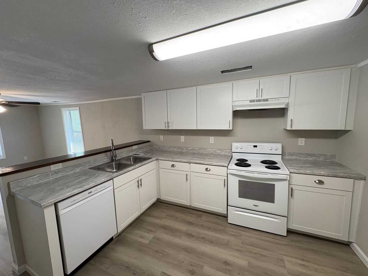237 11th St - Photo 5 of 16