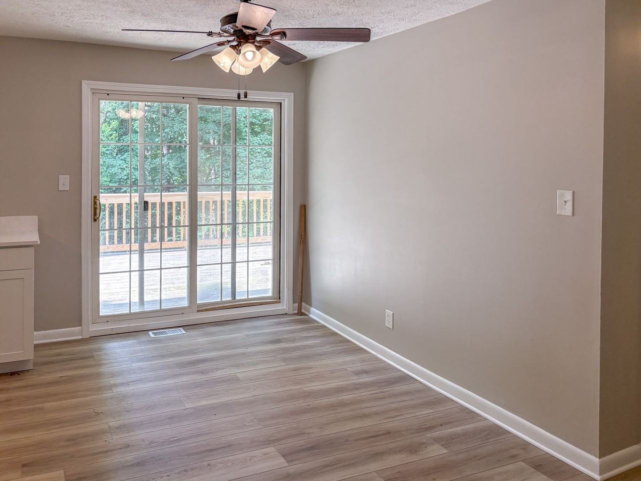 3455 E Bethel Ln - Photo 7 of 28