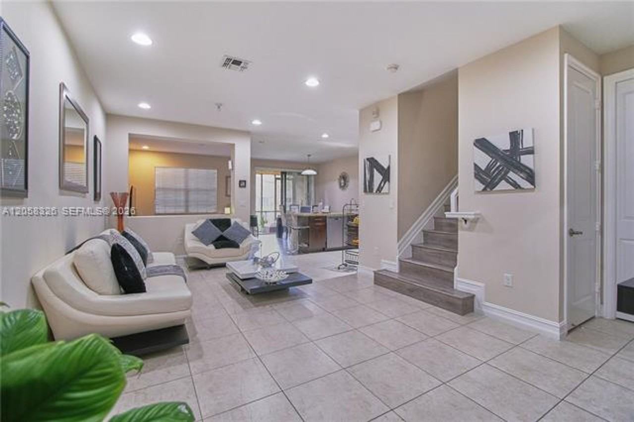 129 129 Riverwalk Cir E th 129 - Photo 3 of 22