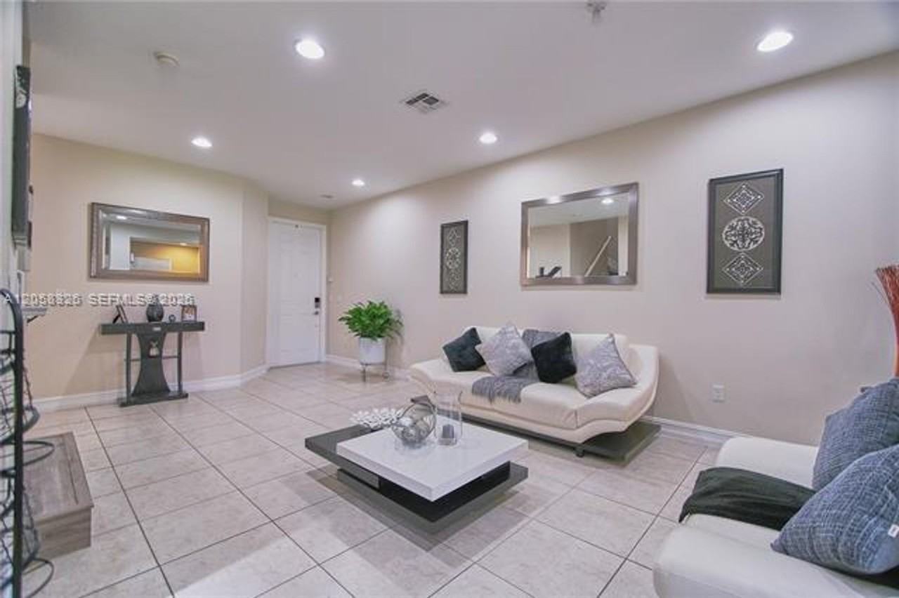 129 129 Riverwalk Cir E th 129 - Photo 4 of 22