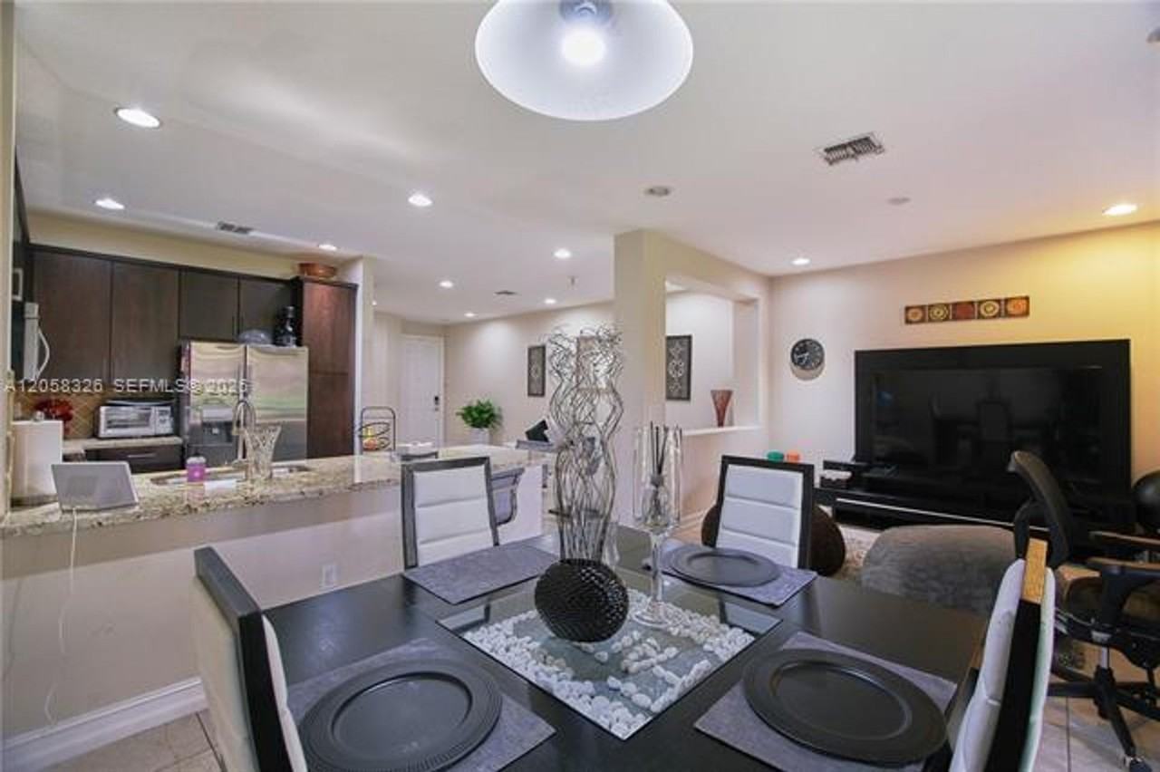 129 129 Riverwalk Cir E th 129 - Photo 7 of 22