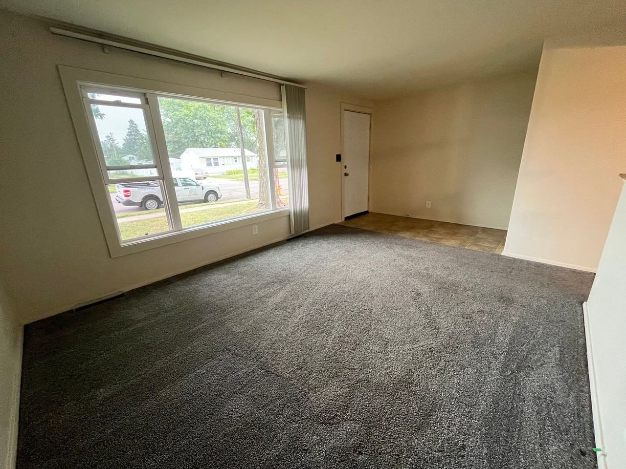 901 N Garfield Ave - Photo 4 of 27