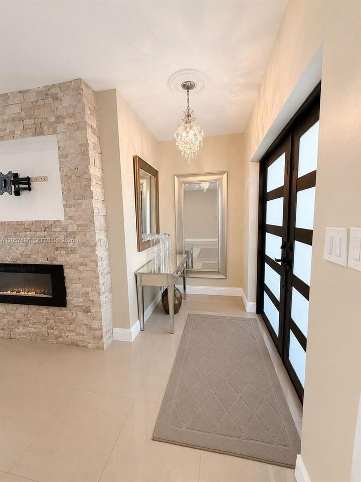 15700 N Miami Ave - Photo 3 of 13
