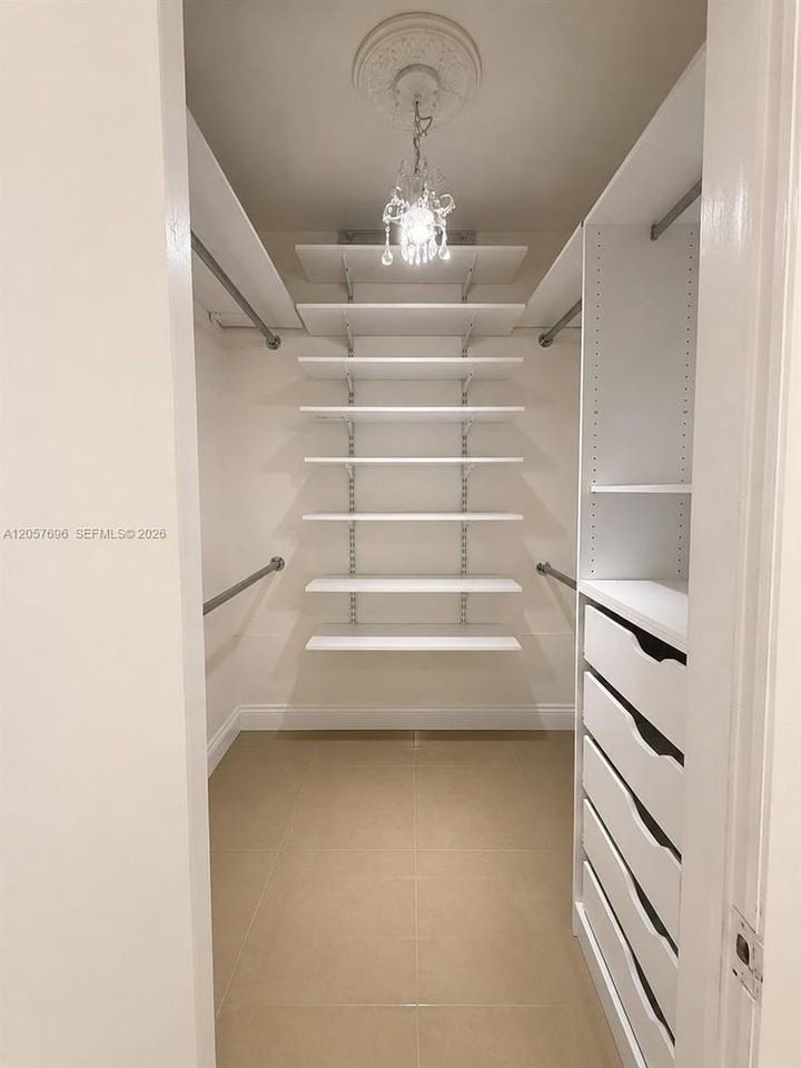 15700 N Miami Ave - Photo 7 of 13