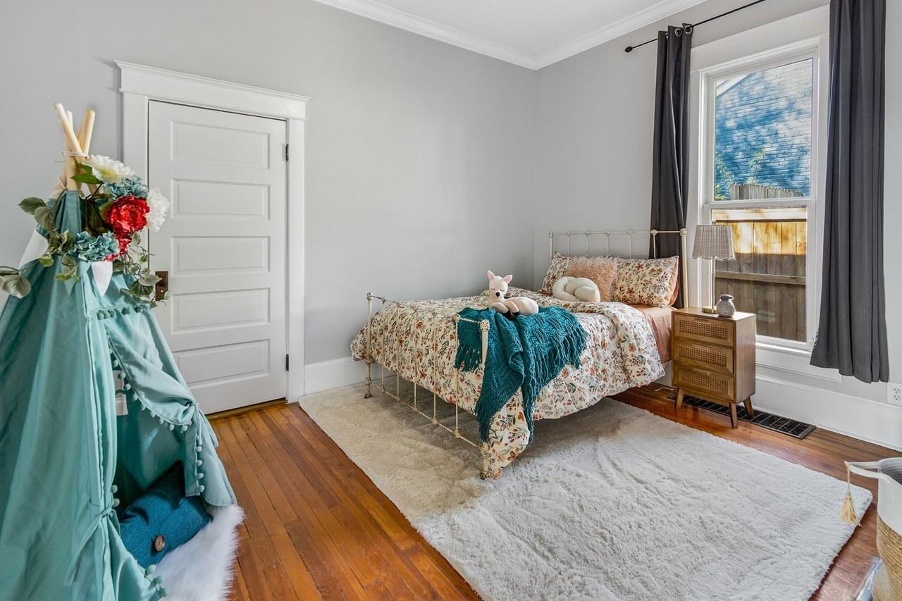 1904 Long Ave - Photo 5 of 26