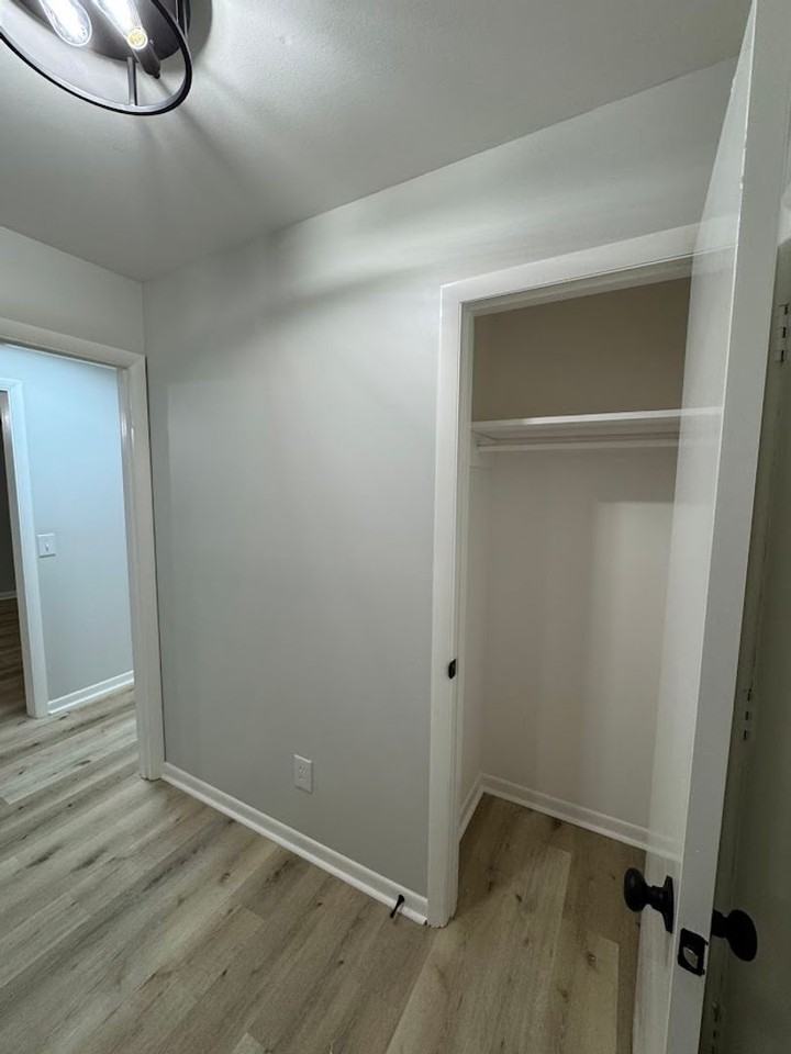 2205 Hathaway - Photo 4 of 50
