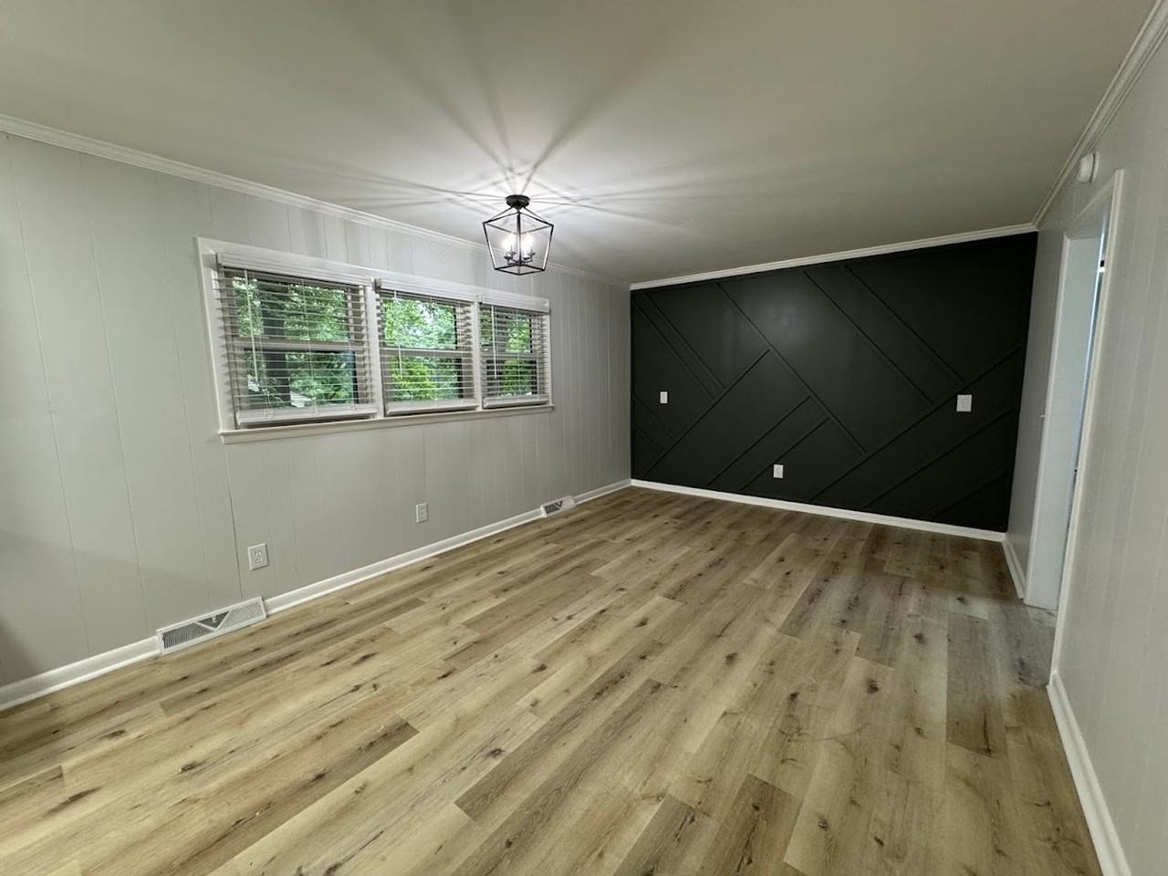 2205 Hathaway - Photo 7 of 50