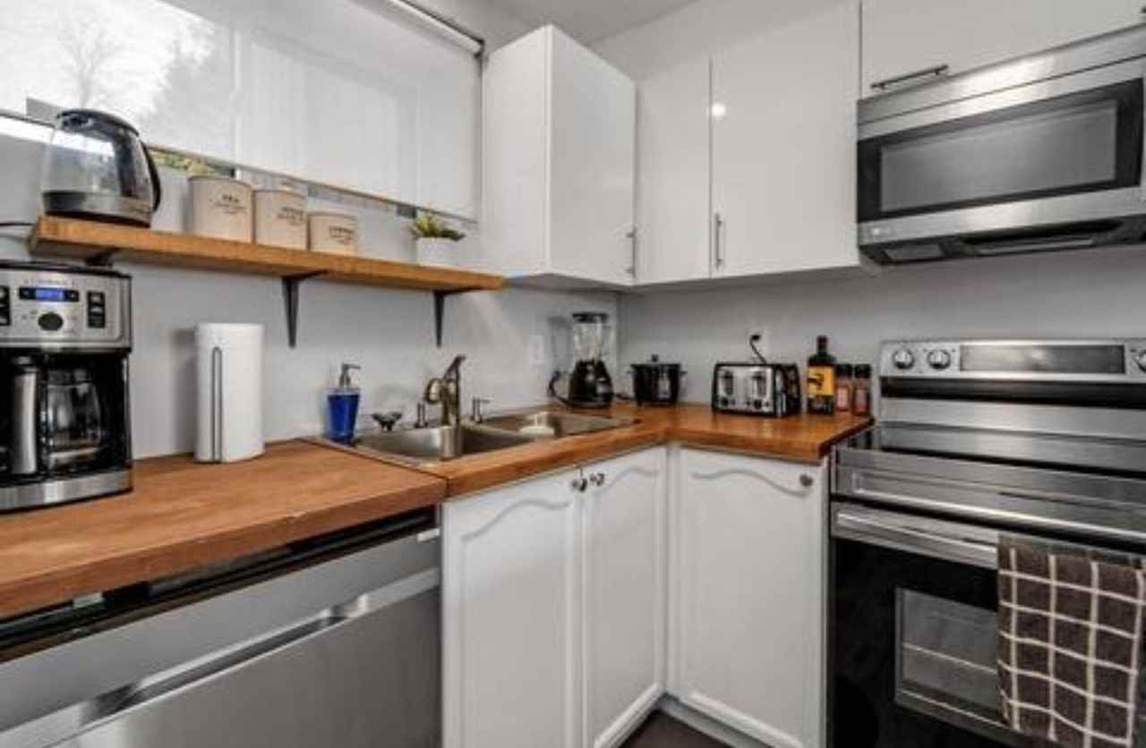 1367 Aurele St - Photo 3 of 10