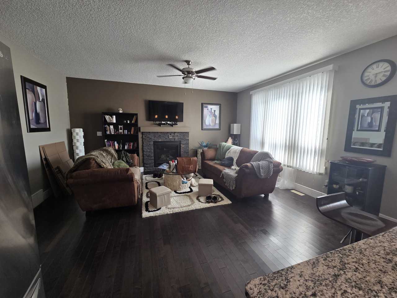 5252 17 Ave Sw - Photo 4 of 19
