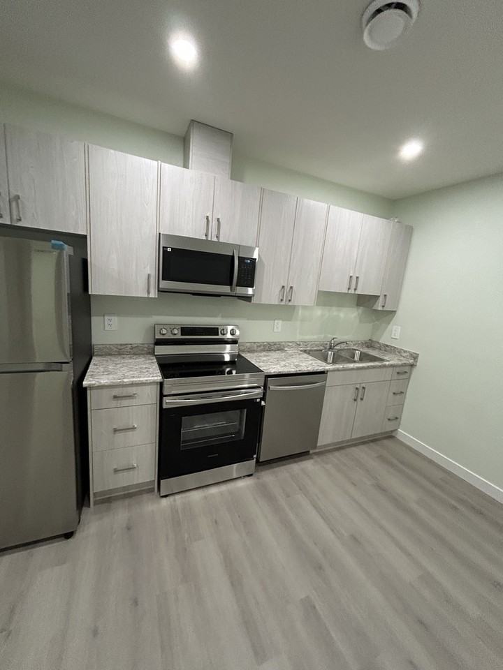 B - 367 Sharma Crescent, Saskatoon Lower Unit | 2 Bedrooms | 1 Bathroom - Photo 2 of 17