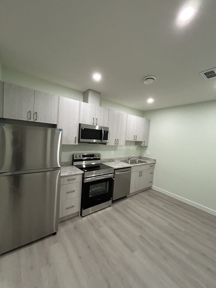 B - 367 Sharma Crescent, Saskatoon Lower Unit | 2 Bedrooms | 1 Bathroom - Photo 4 of 17