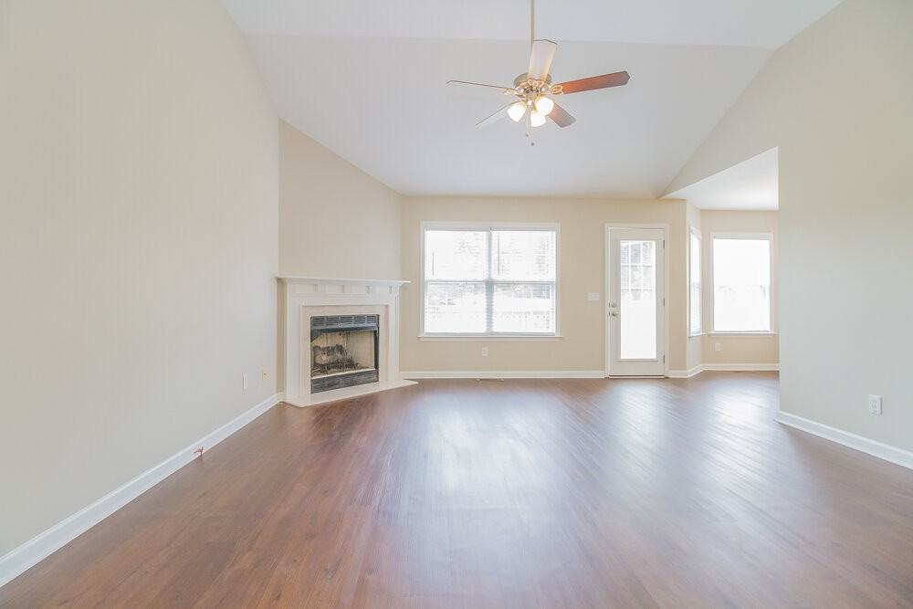 2619 Danbury Cir - Photo 3 of 19