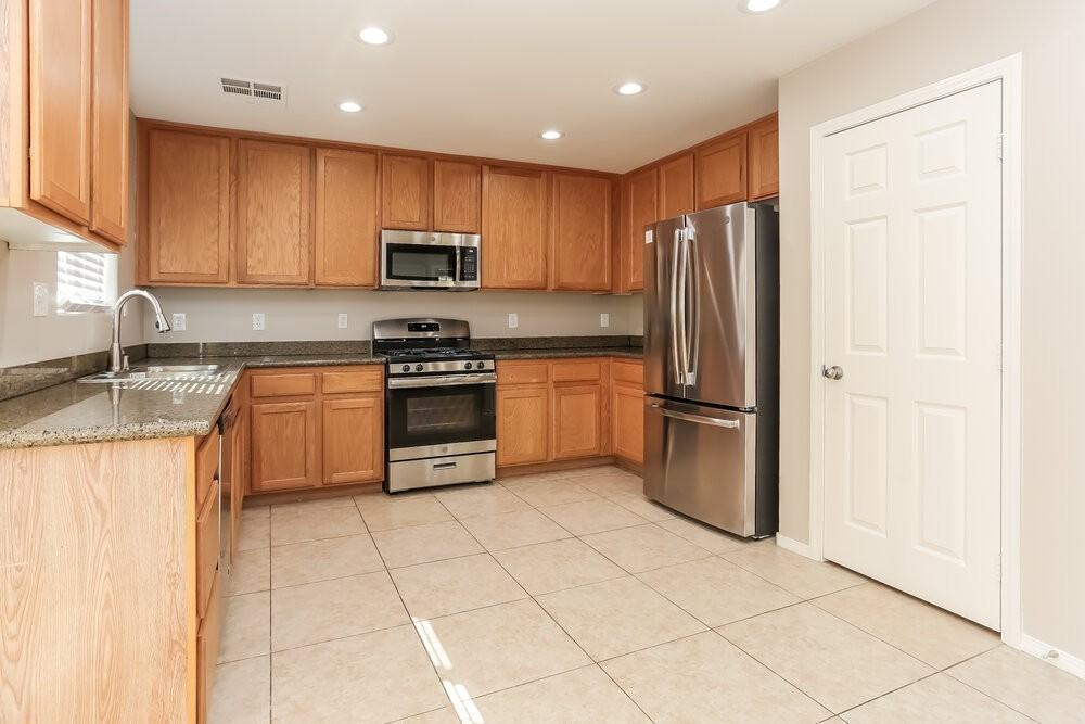 8329 Wildwood Glen Dr - Photo 7 of 17