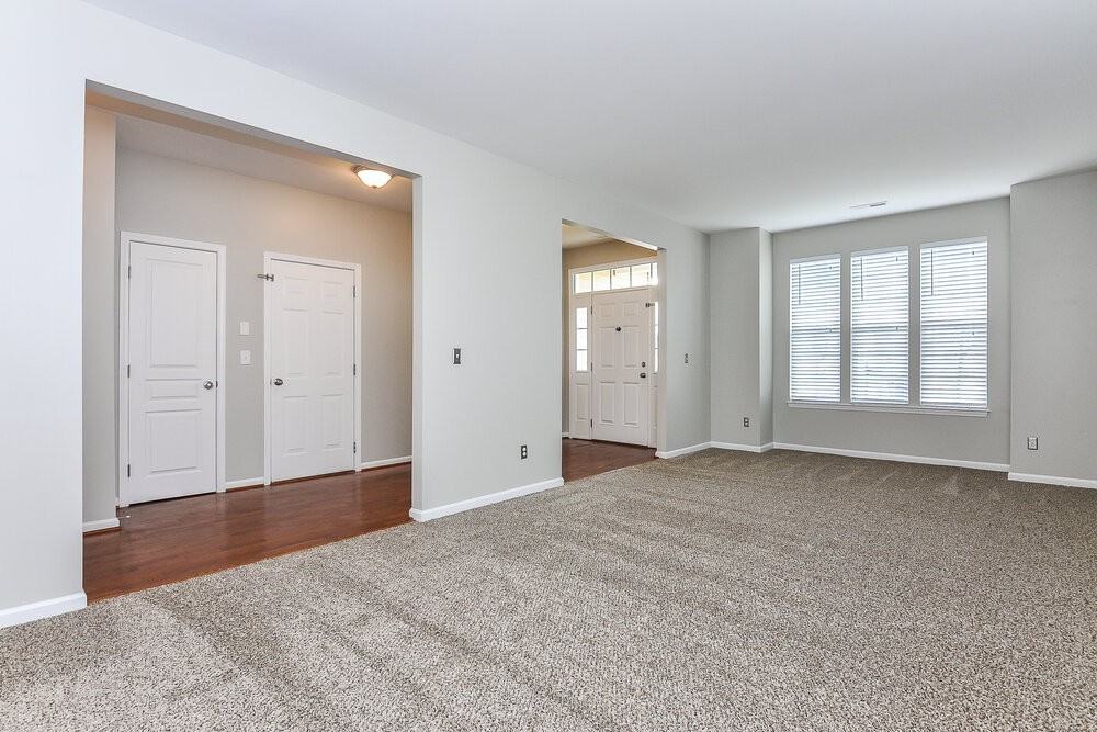 306 Hope Valley Rd - Photo 5 of 17