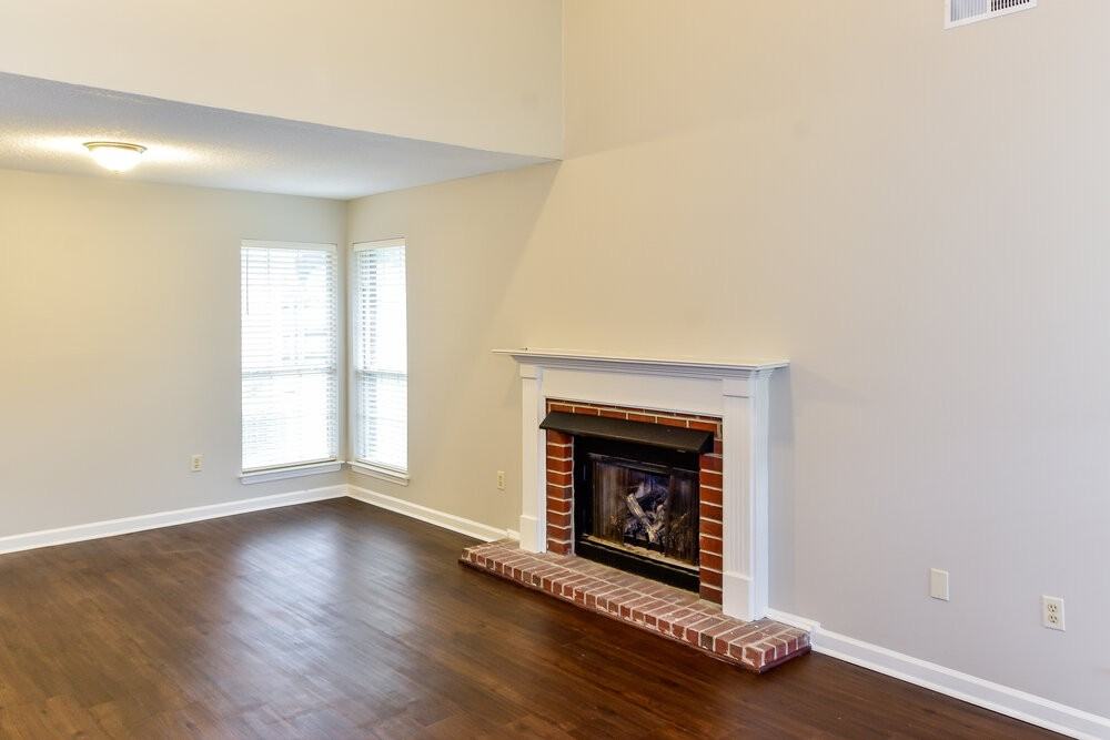 5885 Southridge Dr - Photo 2 of 15