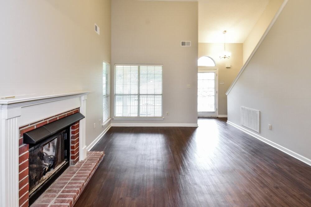 5885 Southridge Dr - Photo 4 of 15