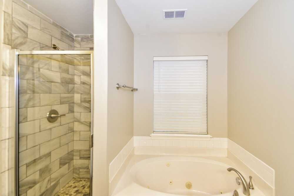 5885 Southridge Dr - Photo 7 of 15