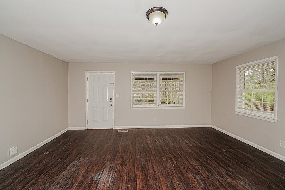 1116 Hayes Rd - Photo 5 of 20