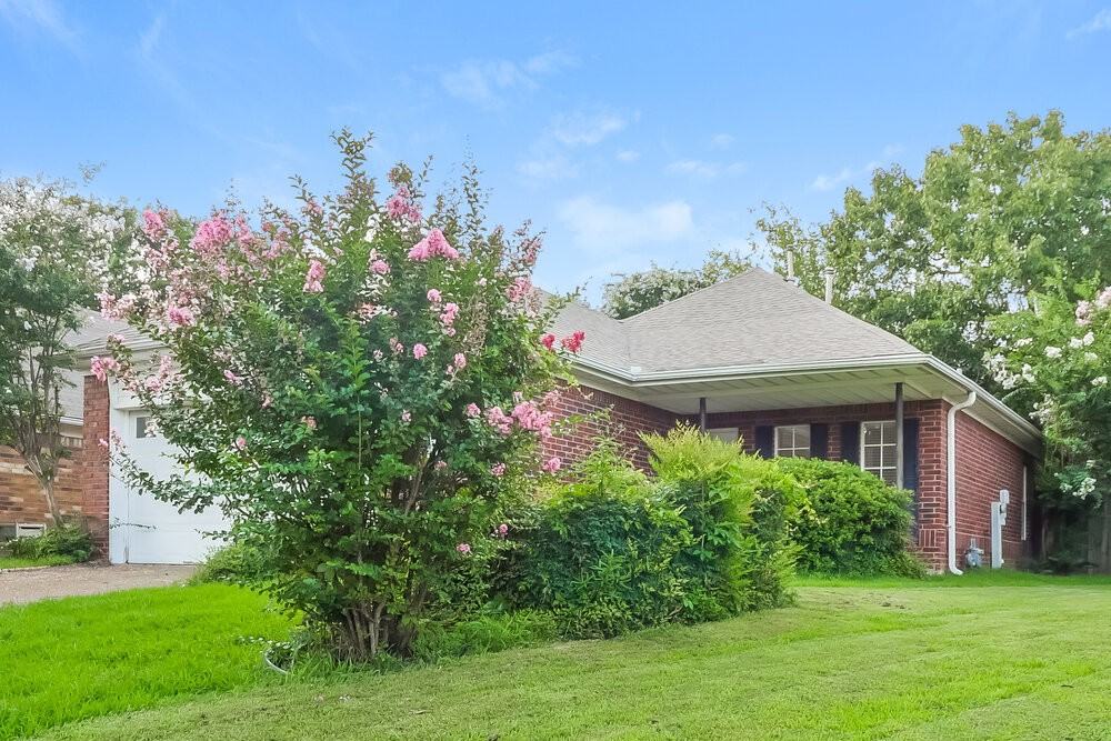 8170 Timber Knoll Ln - Photo 3 of 16