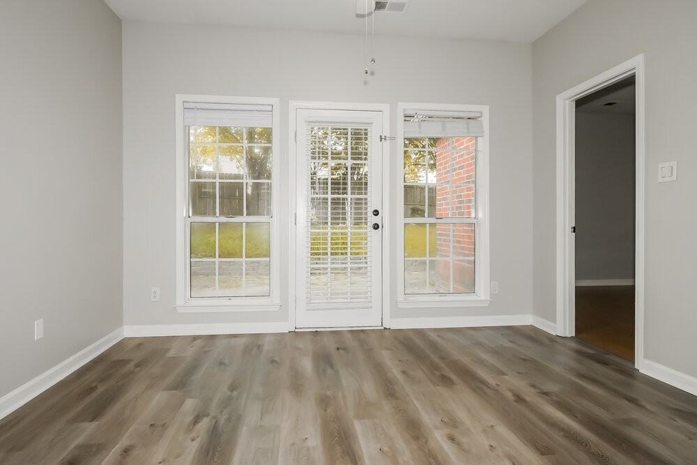 8170 Timber Knoll Ln - Photo 4 of 16
