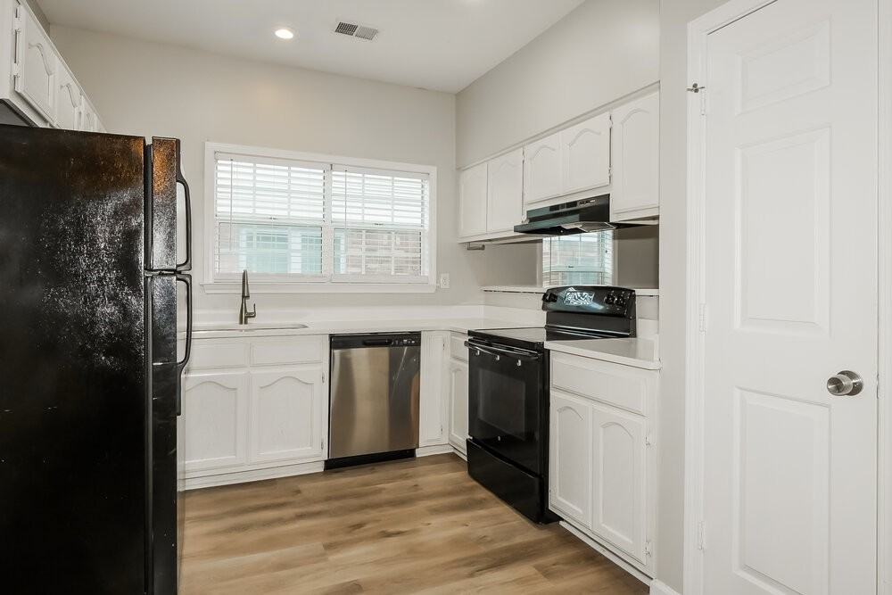 8170 Timber Knoll Ln - Photo 7 of 16