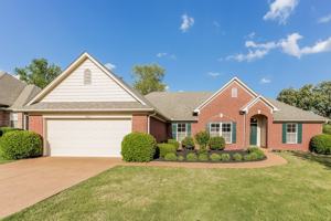 featured image of 4064 Sidlehill Dr