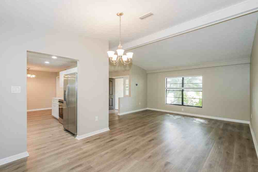 22853 Fern Ct - Photo 4 of 16
