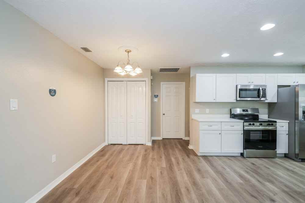 22853 Fern Ct - Photo 5 of 16