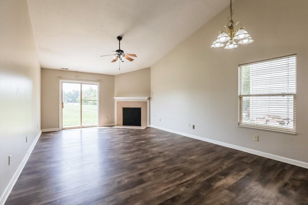 5384 Lakeside Manor Dr - Photo 4 of 16