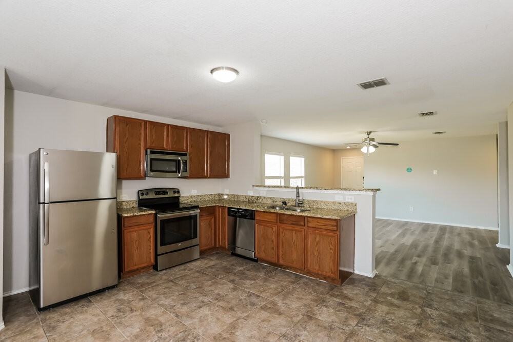 1520 Castle Ridge Rd - Photo 6 of 16
