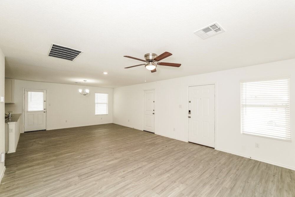 2441 Double Oak Dr - Photo 5 of 16