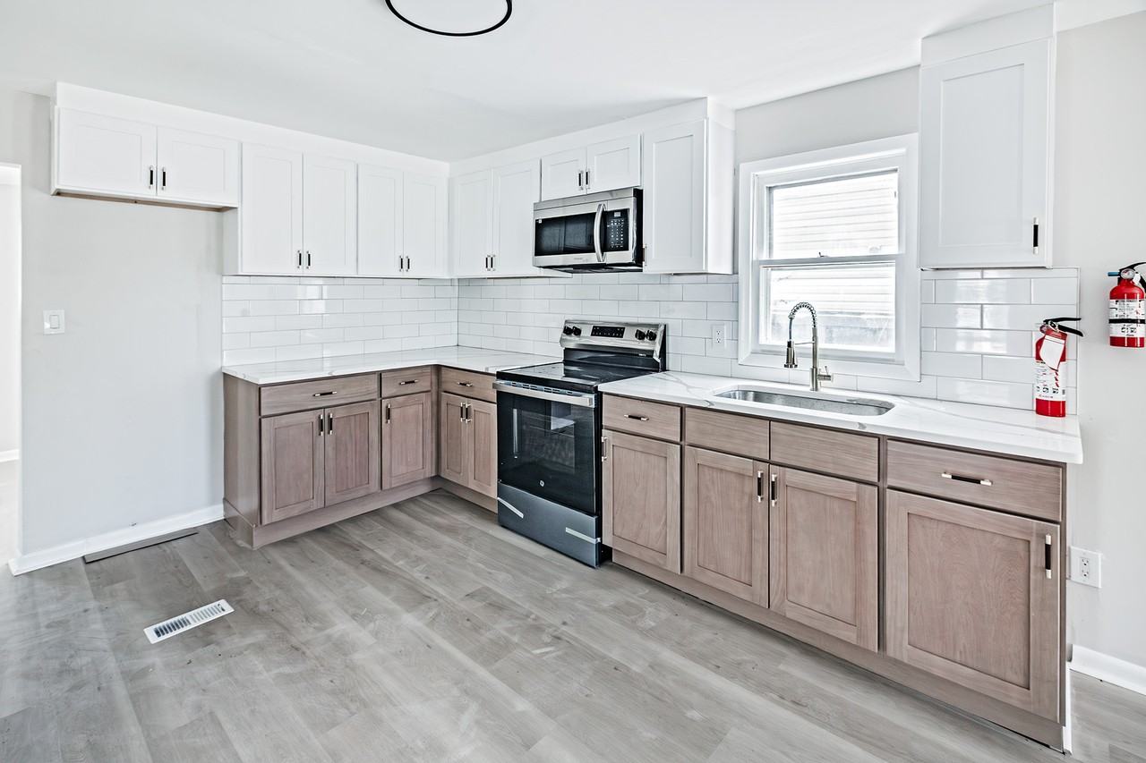 74 S Broadway #1 - Photo 4 of 20