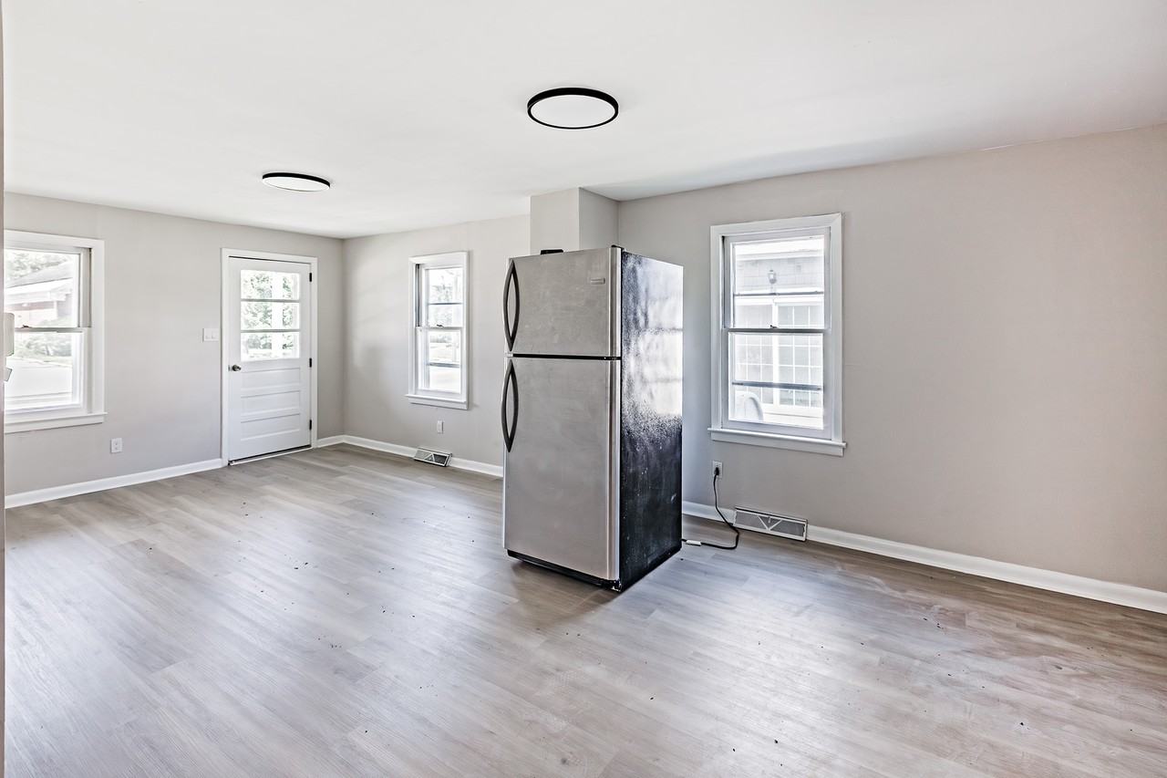 74 S Broadway #1 - Photo 5 of 20