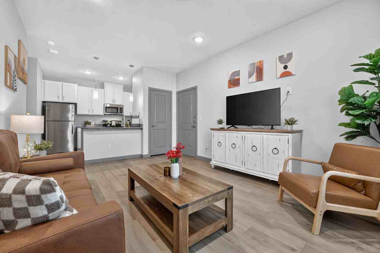 Woodview - Photo 6 of 50
