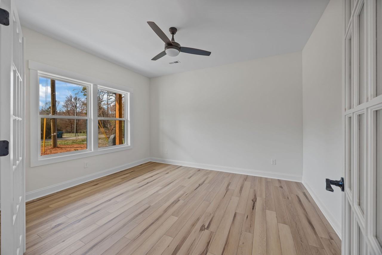 387 Lake Farm Dr #1 - Photo 4 of 39