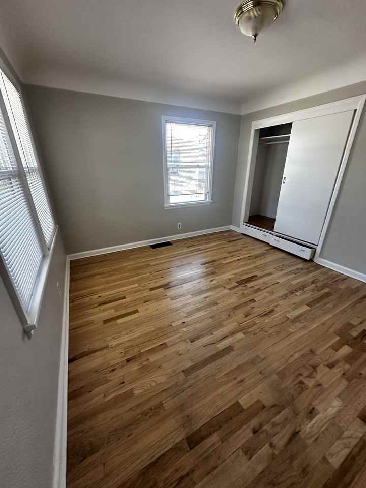 510 N 18th St #1 - Photo 3 of 17