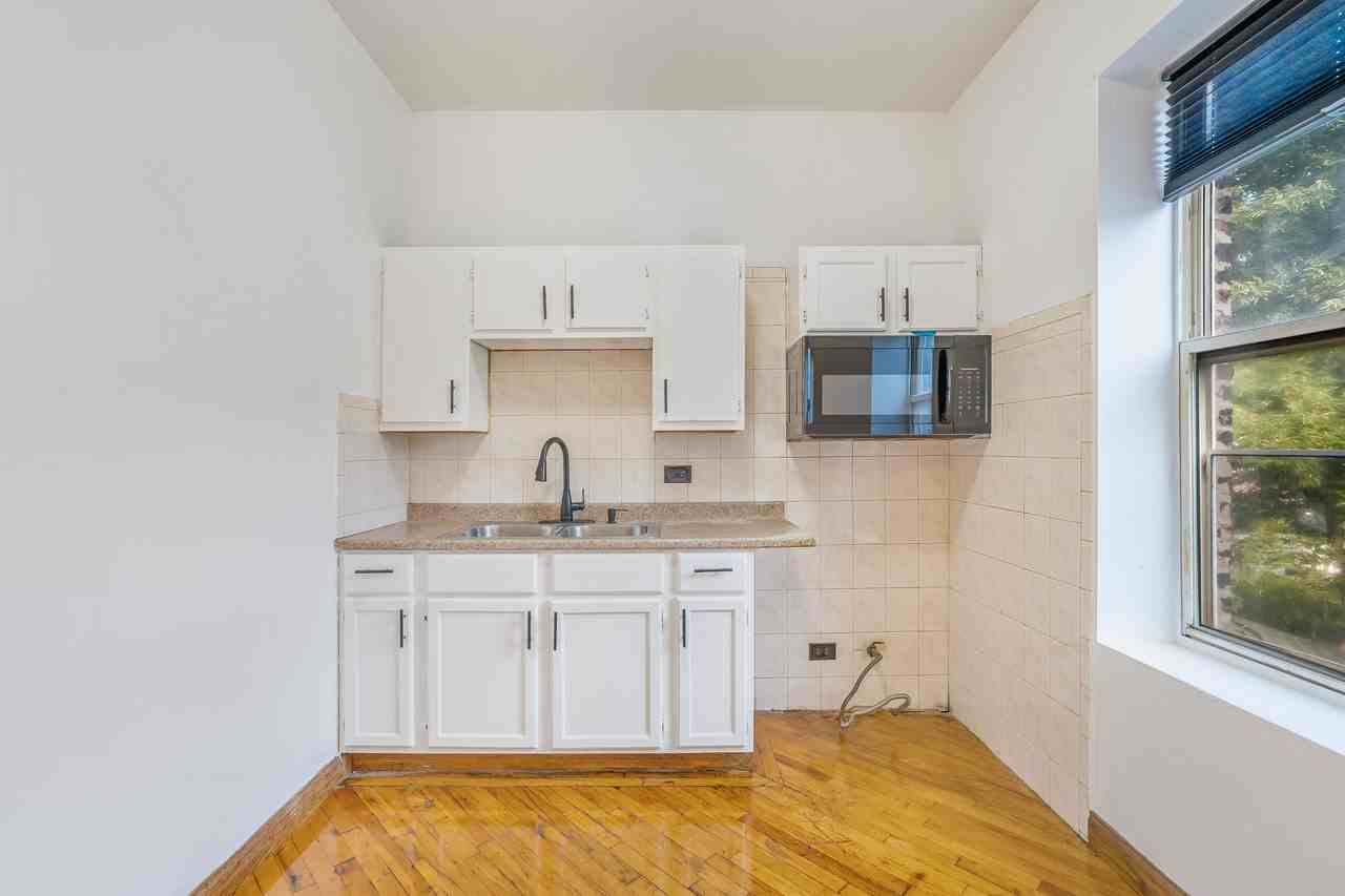 1301 S 50th Ct #2F - Photo 4 of 35