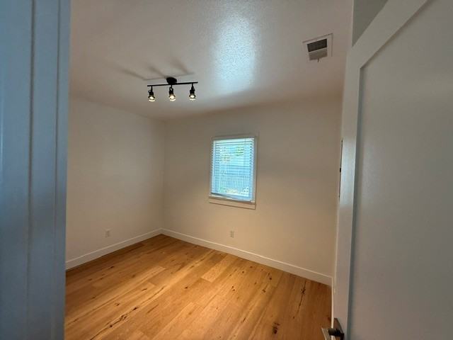 360 Parkman Ave #360 - Photo 7 of 10