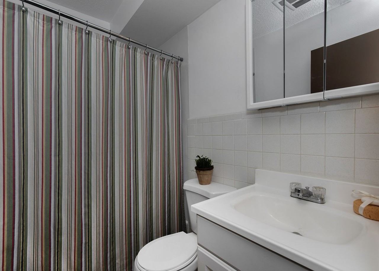 Candlelight Court Apartments - Photo 3 of 30