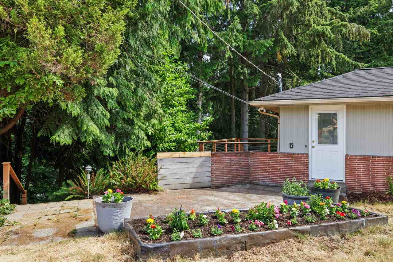 11954 Exeter Ave Ne #1 - Photo 4 of 10