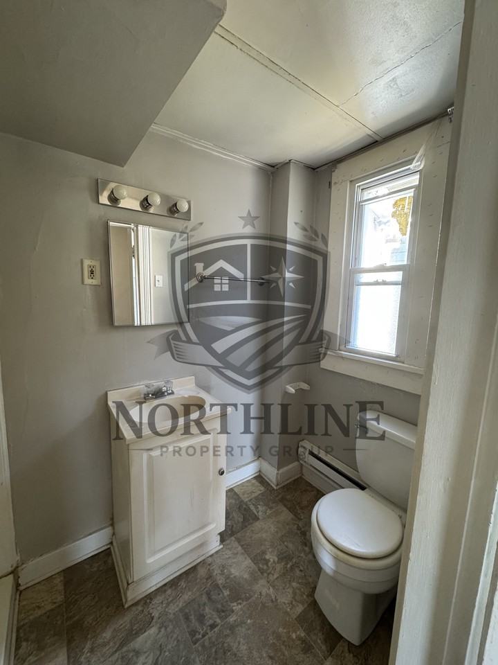 1517 Franklin Ave #1517 - Photo 4 of 5
