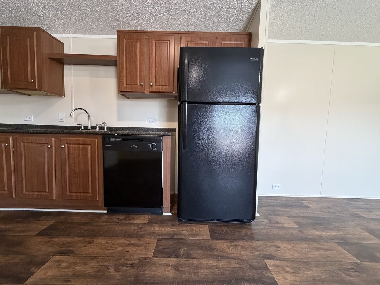 709 N Collins Fwy #129 - Photo 4 of 21