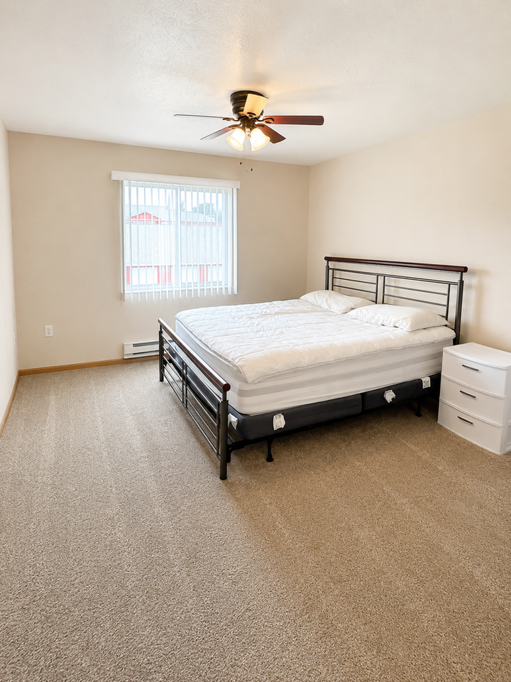 Berry Pointe Luxury Apartments - Photo 5 of 40