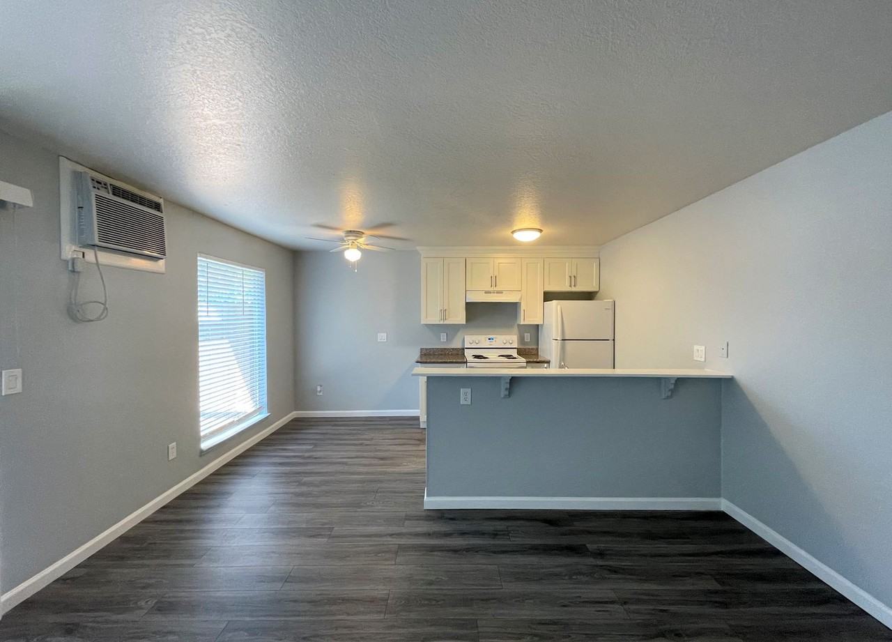 Lincoln Crest Apartments - Photo 6 of 21