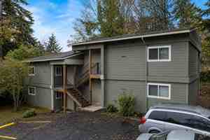 featured image of 4082 Commercial St Se