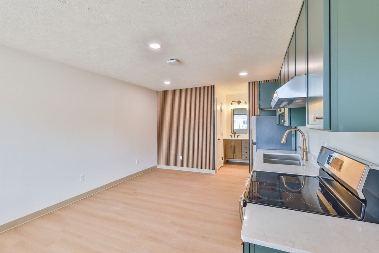551 Elm St #2 - Photo 4 of 14