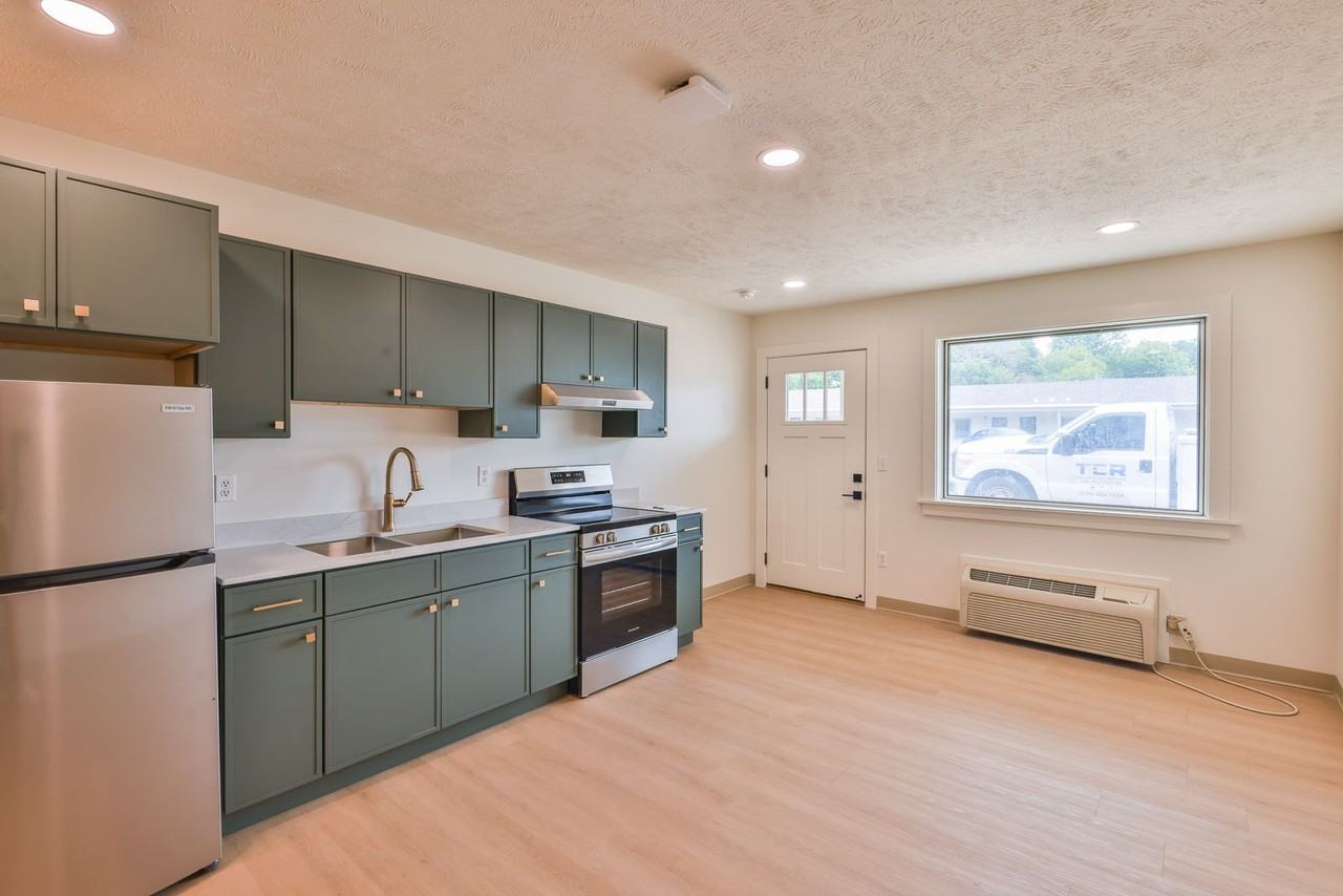 551 Elm St #2 - Photo 5 of 14