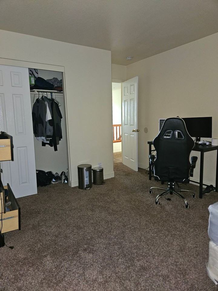 2319 Cool Springs Ct - Photo 3 of 7