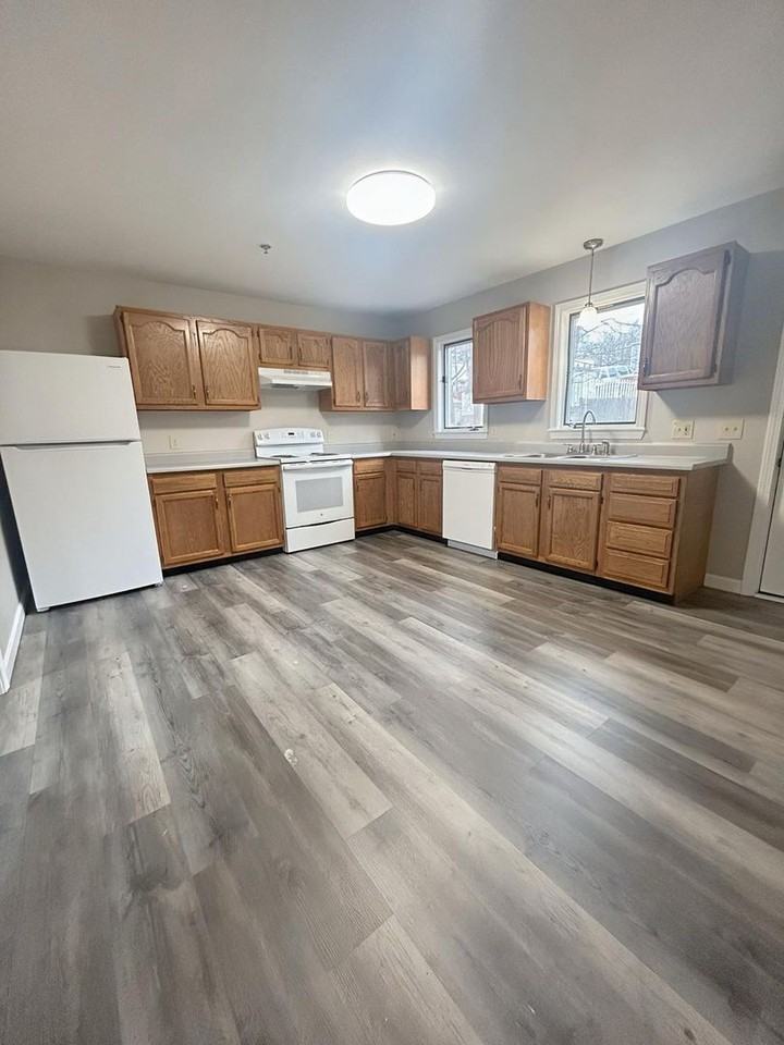 Hillside Terrace - Photo 7 of 19